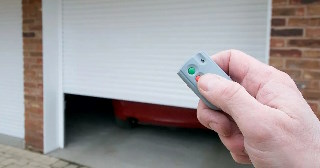 Купить автоматику для рулонных ворот Кореновск, цена от 2690 руб.