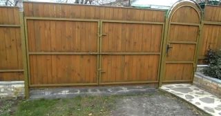 Купить распашные ворота деревянные Кореновск, цена от 2690 руб.
